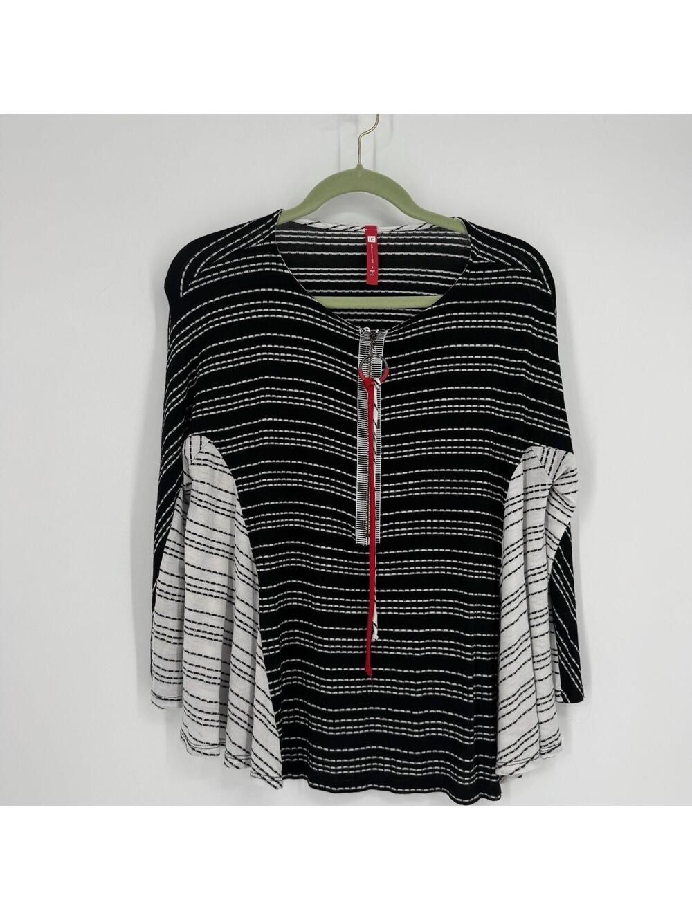 Ic by Connie K top blouse small S black white  print relaxed artsy office